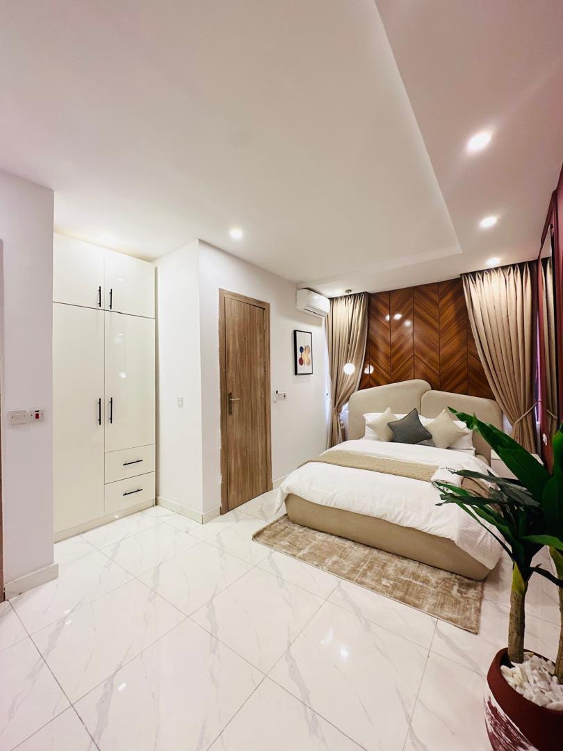 LUXURY 3 BEDROOM SERVICED APARTMENT IN IKATE