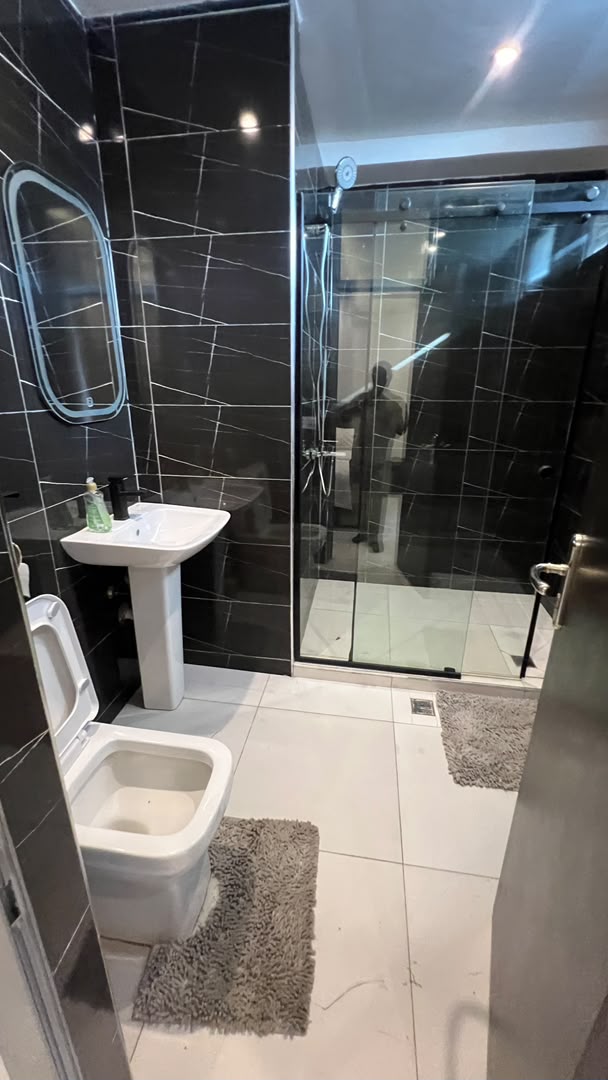 1004 ESTATE VICTORIA ISLAND