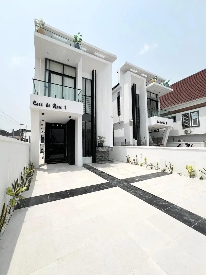 5 BEDROOM FULLY DETACHED DUPLEX WITH BQ