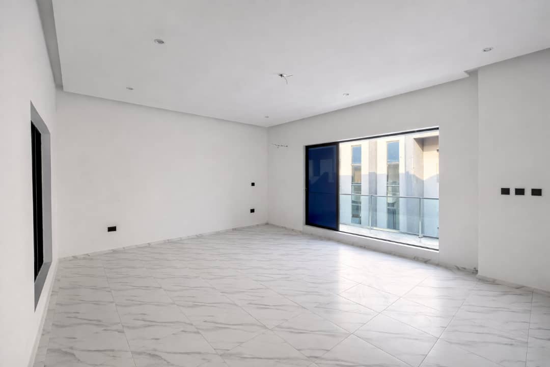 4 BEDROOM SEMI-DETACHED DUPLEX