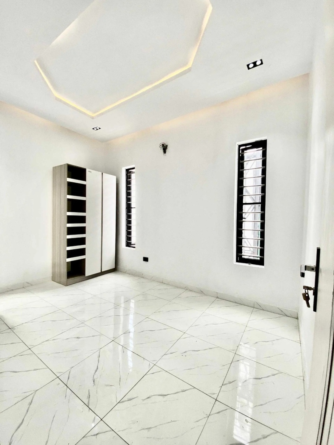 5 BEDROOM DETACHED DUPLEX PLUS BQ IN IKOTA LEKKI