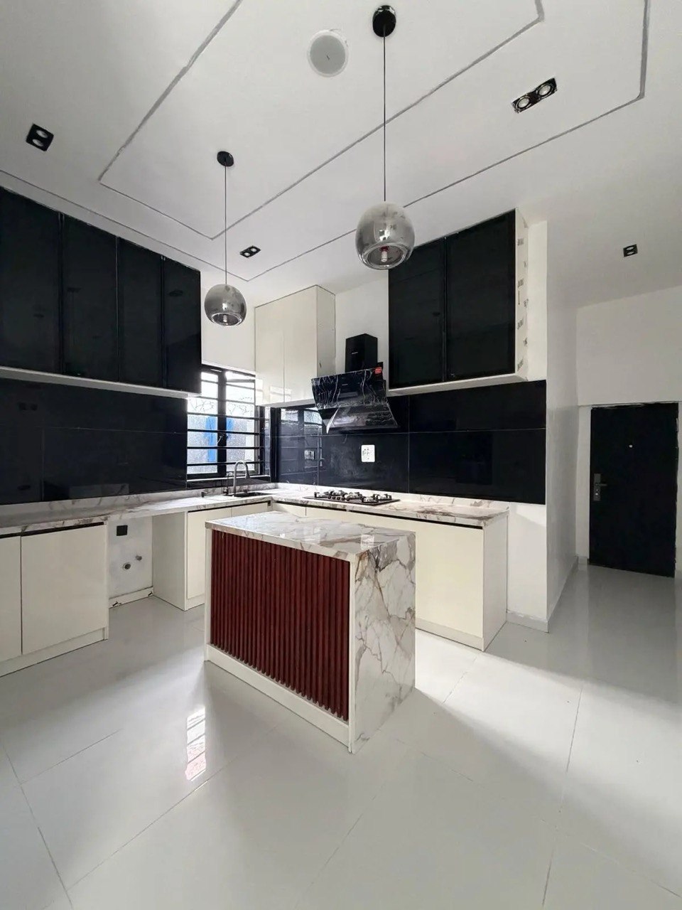 CONTEMPORARY 5 BEDROOM DETACHED DUPLEX WITH POOL – IKOTA LEKKI