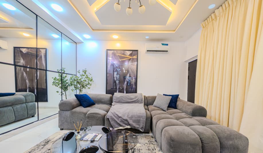 2 Bedroom Apartment With A Private Cinema And PS5