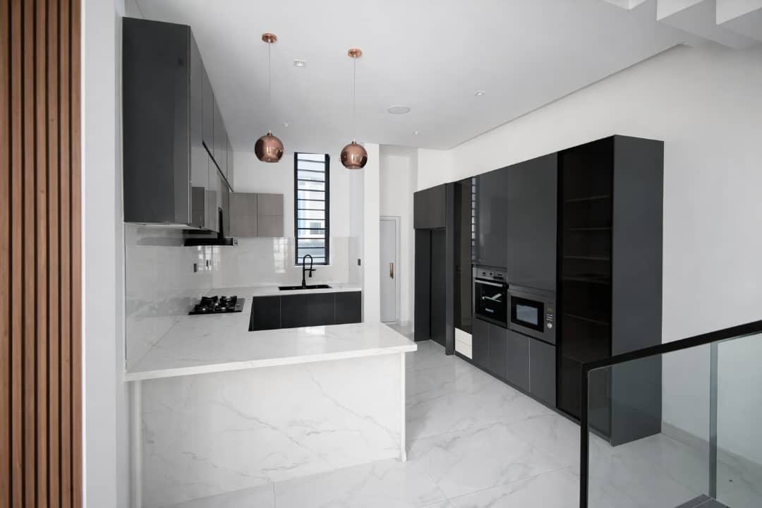 4 BEDROOM SEMI-DETACHED DUPLEX