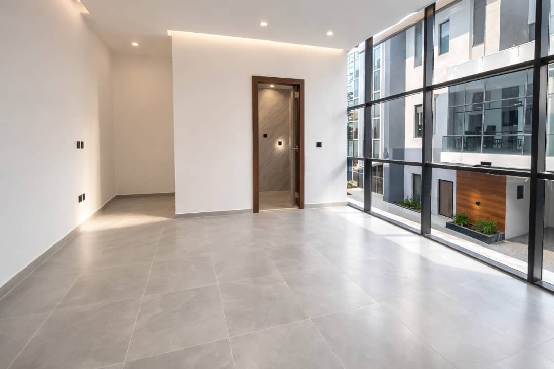 4 BEDROOM SEMI-DETACHED DUPLEX