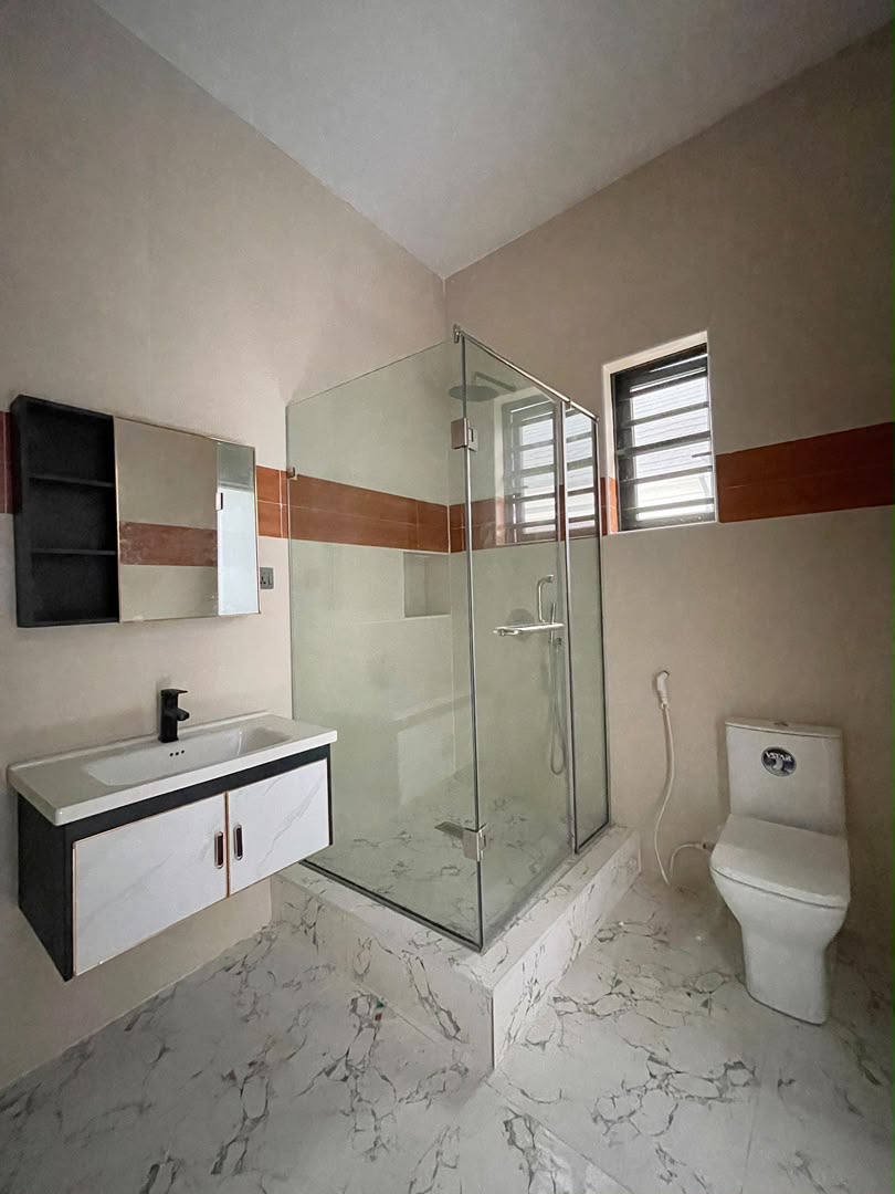 Serviced 4 Bedroom Terrace with Pool & Gym | Ajah