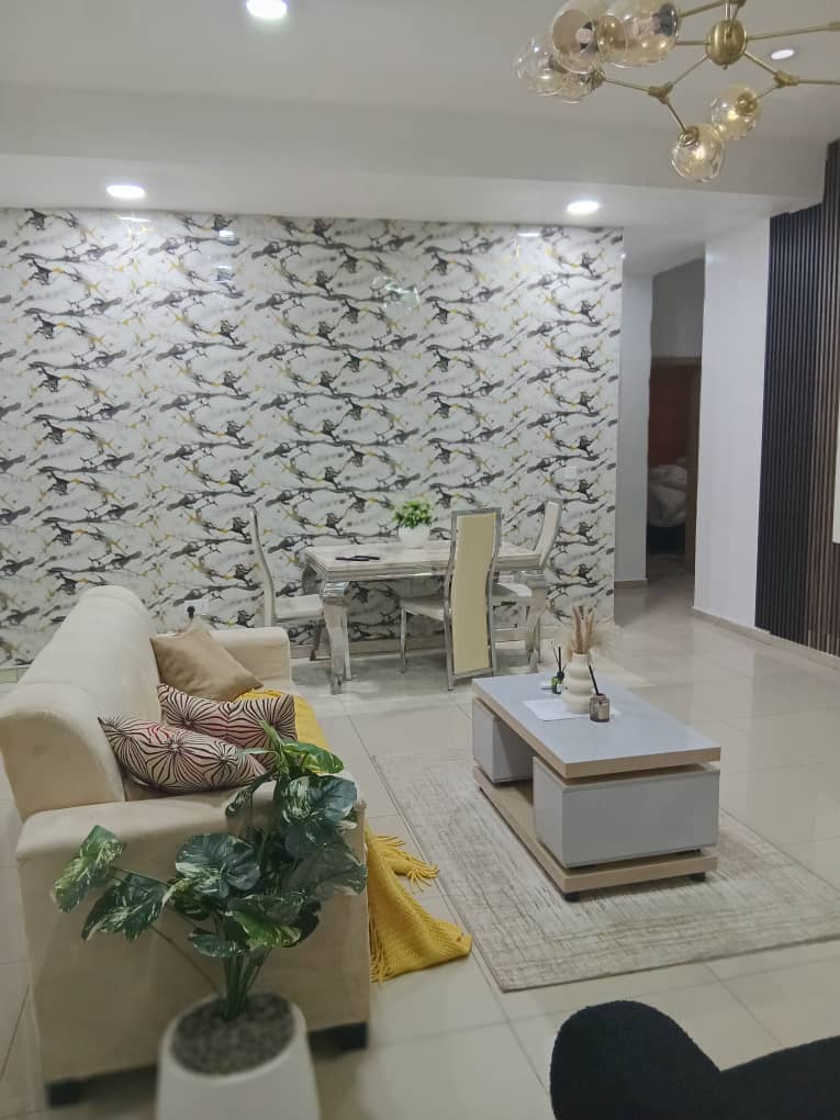 Fully Serviced Spacious 3 Bedroom Flat