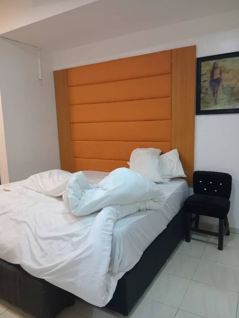 Fully Serviced Spacious 3 Bedroom Flat