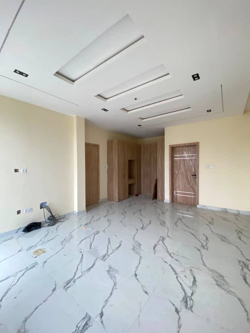 LUXURIOUS 5 BEDROOM FULLY DETACHED DUPLEX WITH BQ