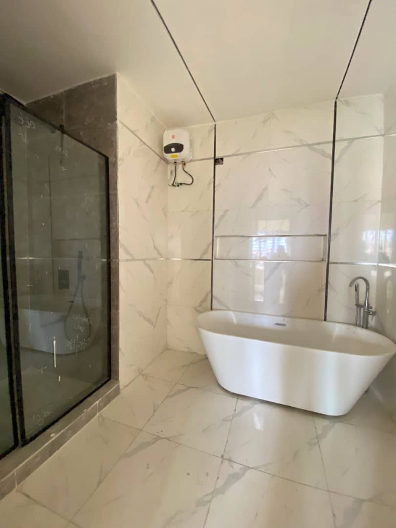 LUXURIOUS 5 BEDROOM FULLY DETACHED DUPLEX WITH BQ