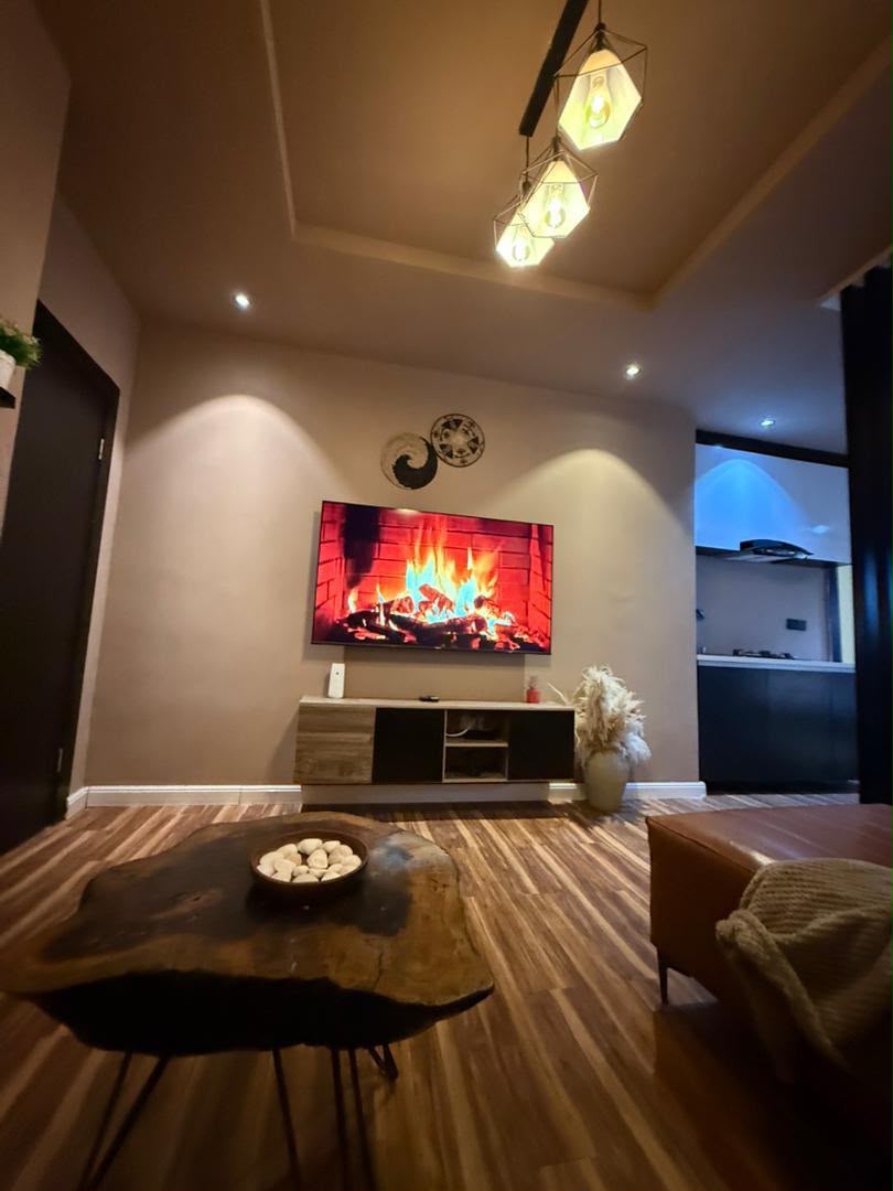 Fully Furnished Studio Mini Flat With Personal kitchen.