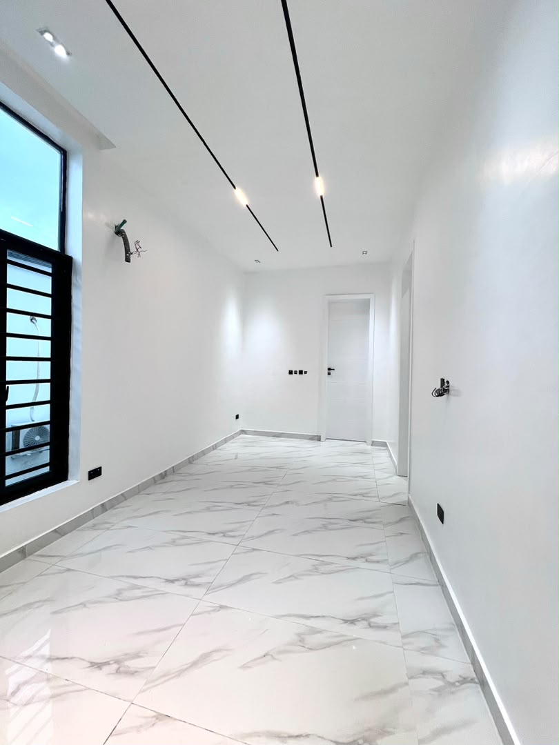 5 BEDROOM DETACHED DUPLEX WITH SWIMMING POOL AND BQ