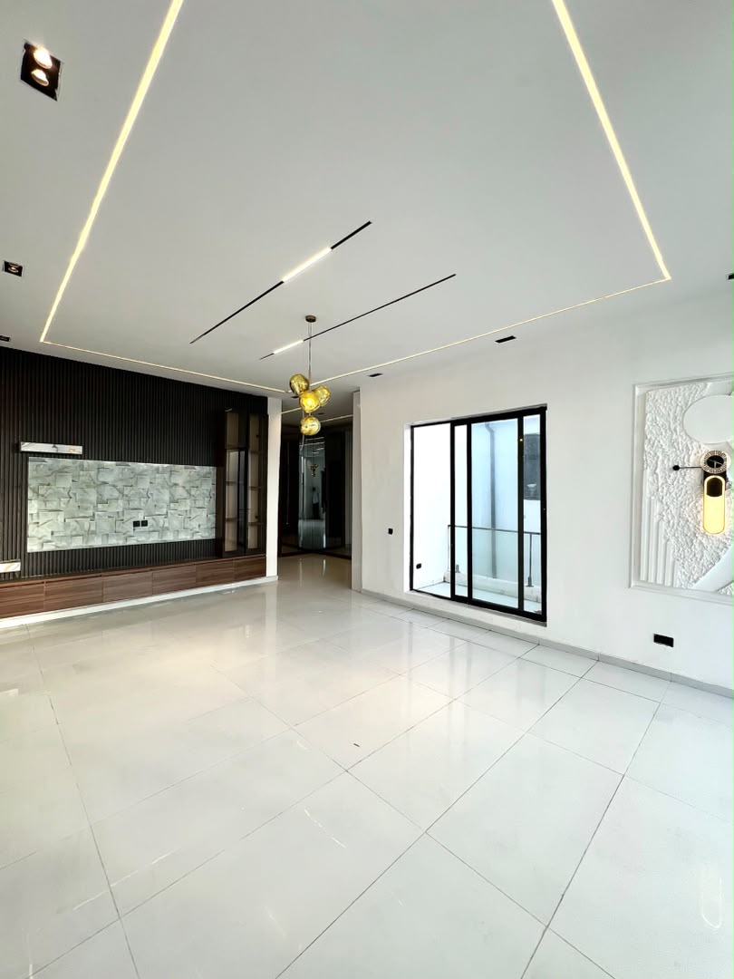 5 BEDROOM DETACHED DUPLEX WITH SWIMMING POOL AND BQ