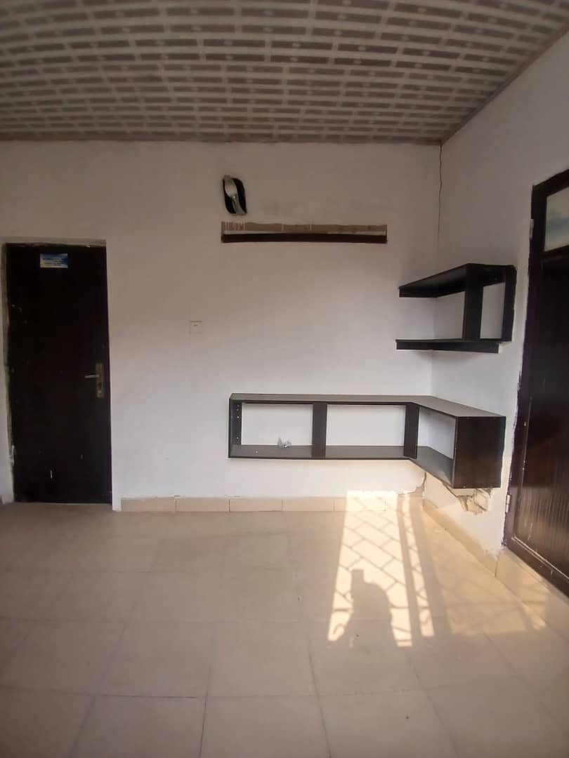 5 Bedroom Bungalow Ajah
