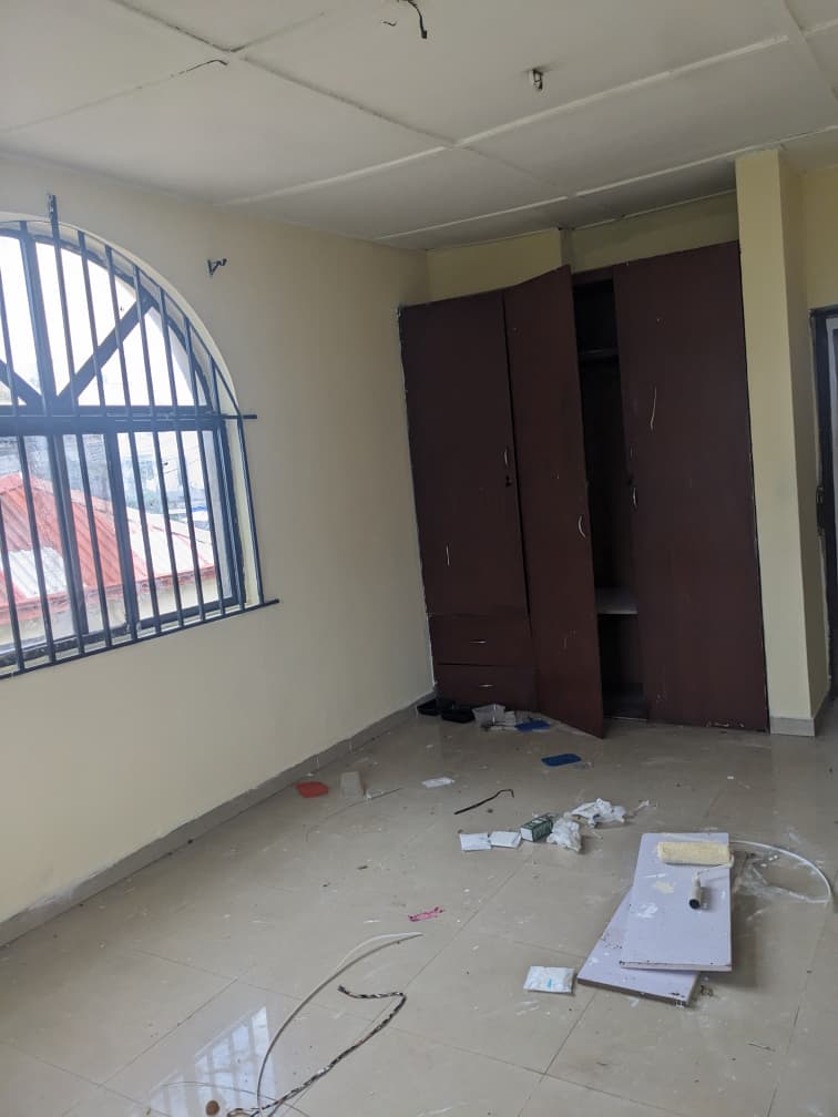 1 Bedroom Mini Flat With Spacious Kitchen