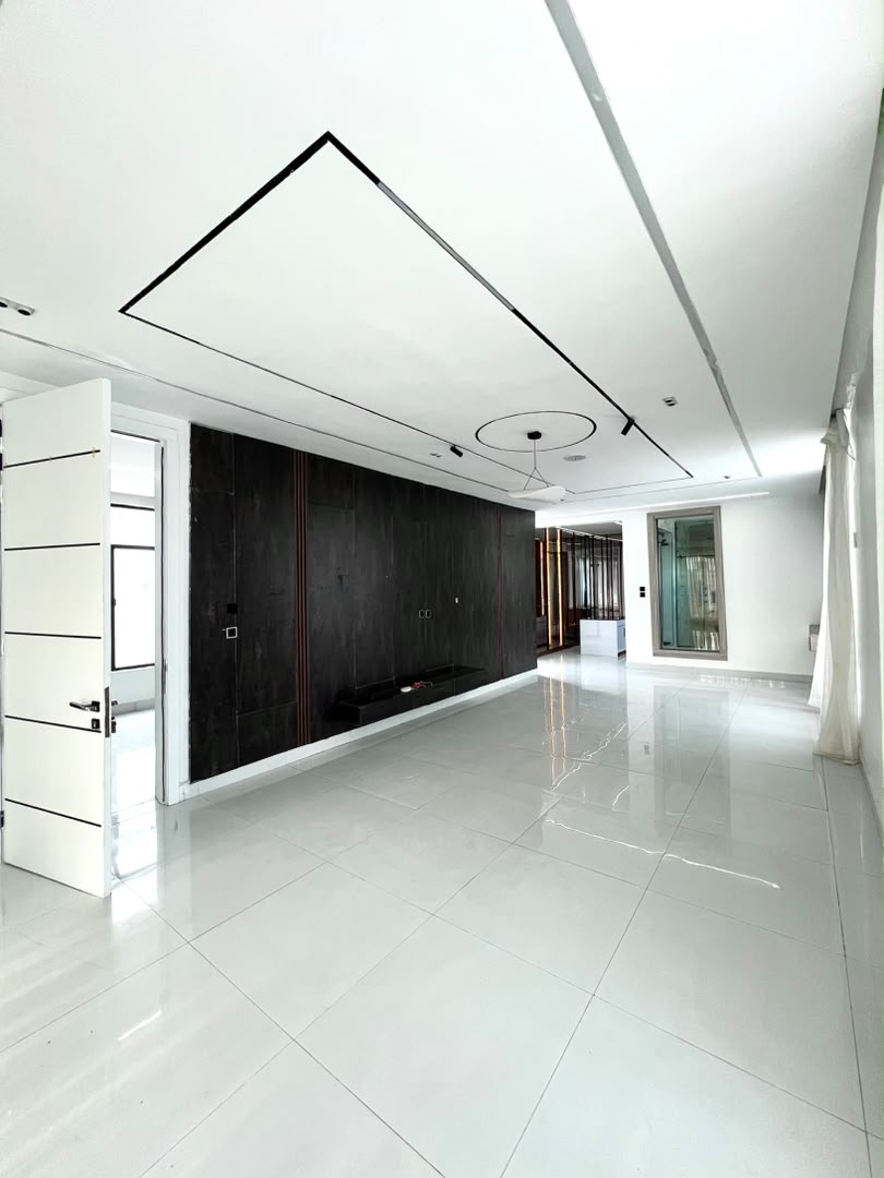 5 BEDROOM DETACHED DUPLEX WITH BQ