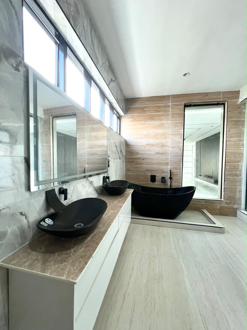 5 BEDROOM DETACHED DUPLEX WITH BQ