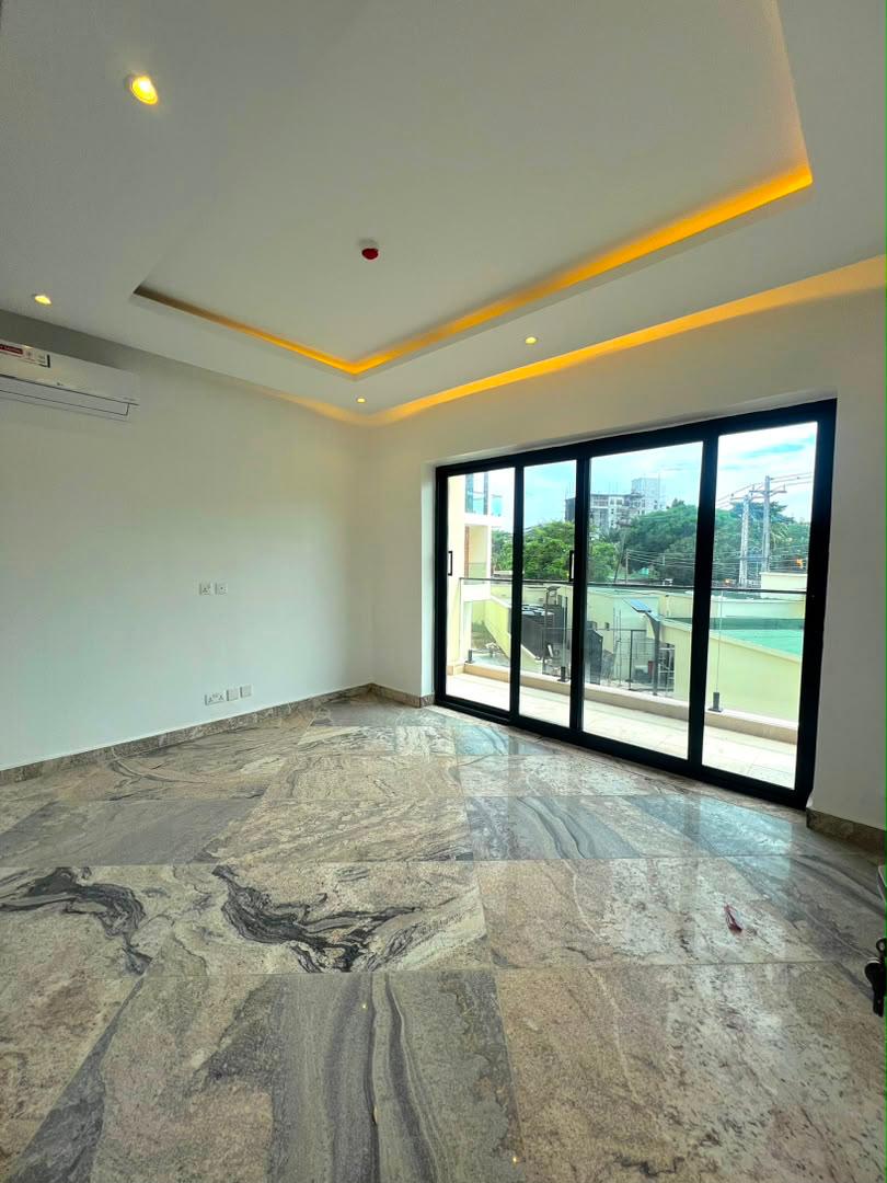 Luxury 5 Bedroom Duplex With BQ, Office Space, Gym, And Swimming pool