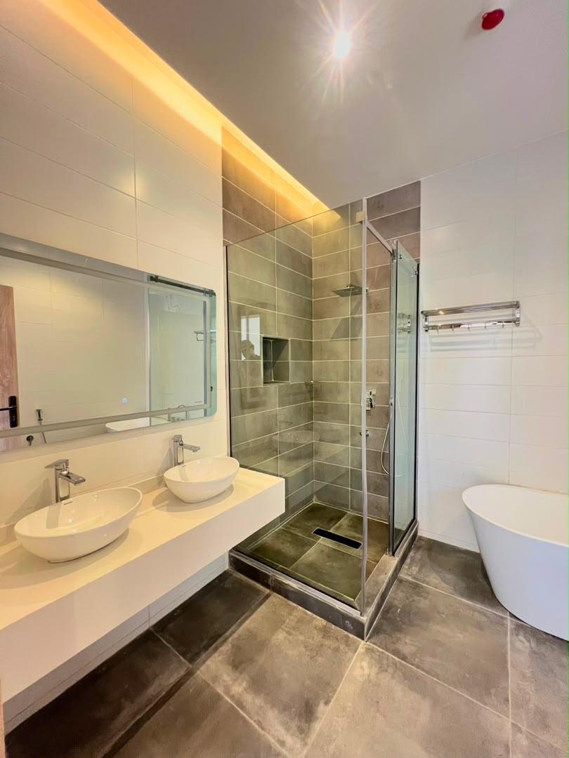 Luxury 5 Bedroom Duplex With BQ, Office Space, Gym, And Swimming pool