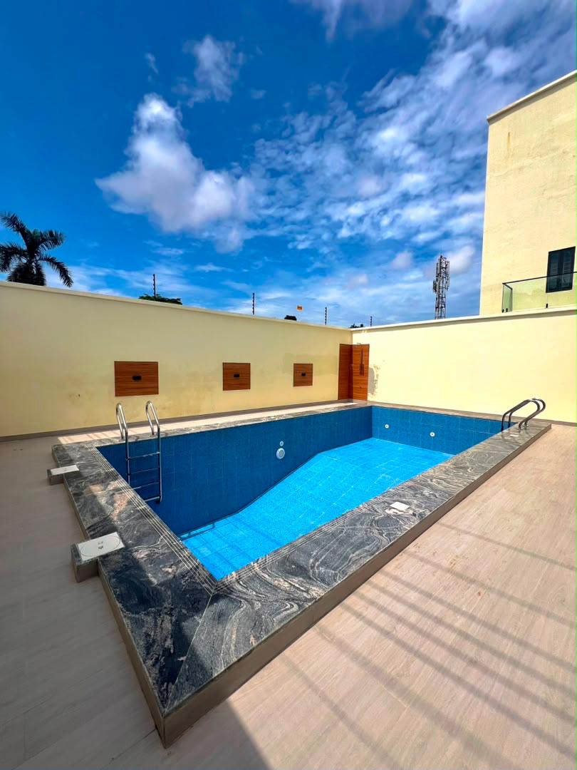 Luxury 5 Bedroom Duplex With BQ, Office Space, Gym, And Swimming pool