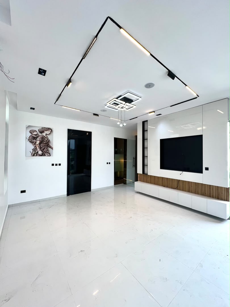 5 BEDROOM DETACHED DUPLEX WITH SWIMMING POOL AND BQ