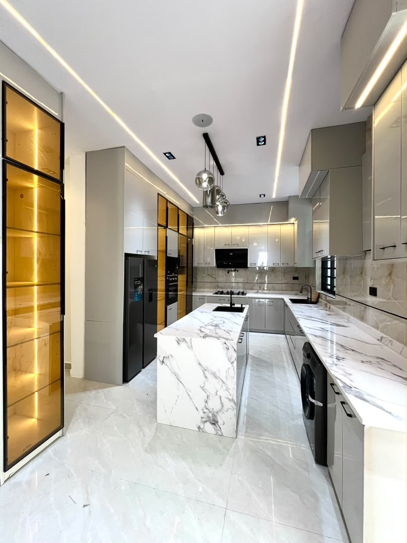 5 BEDROOM DETACHED DUPLEX WITH SWIMMING POOL AND BQ