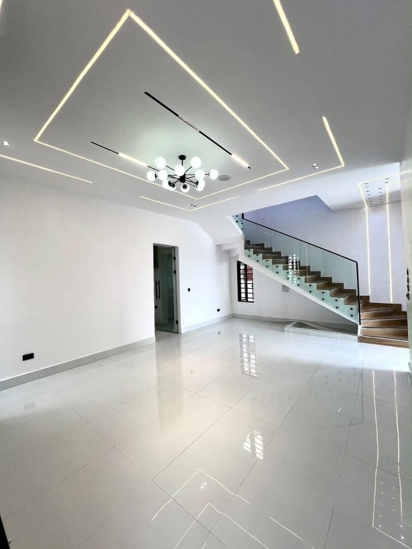 4 BEDROOM DETACHED DUPLEX WITH BQ