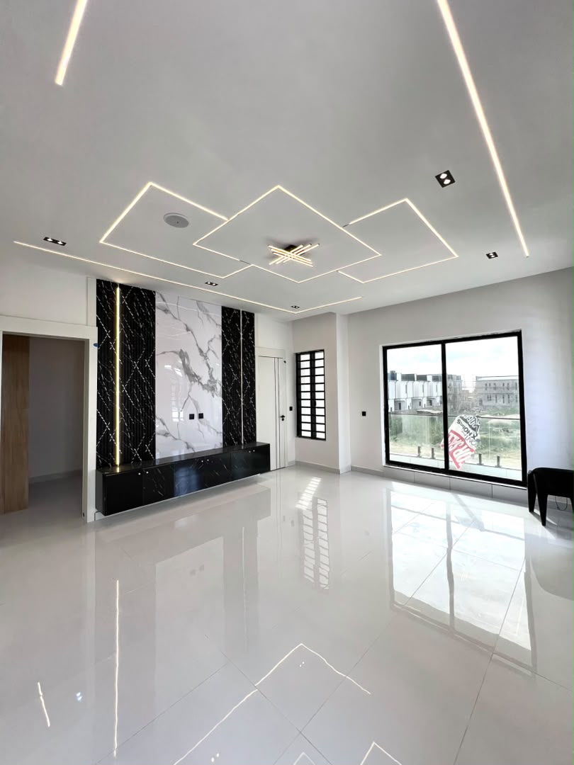 4 BEDROOM DETACHED DUPLEX WITH BQ