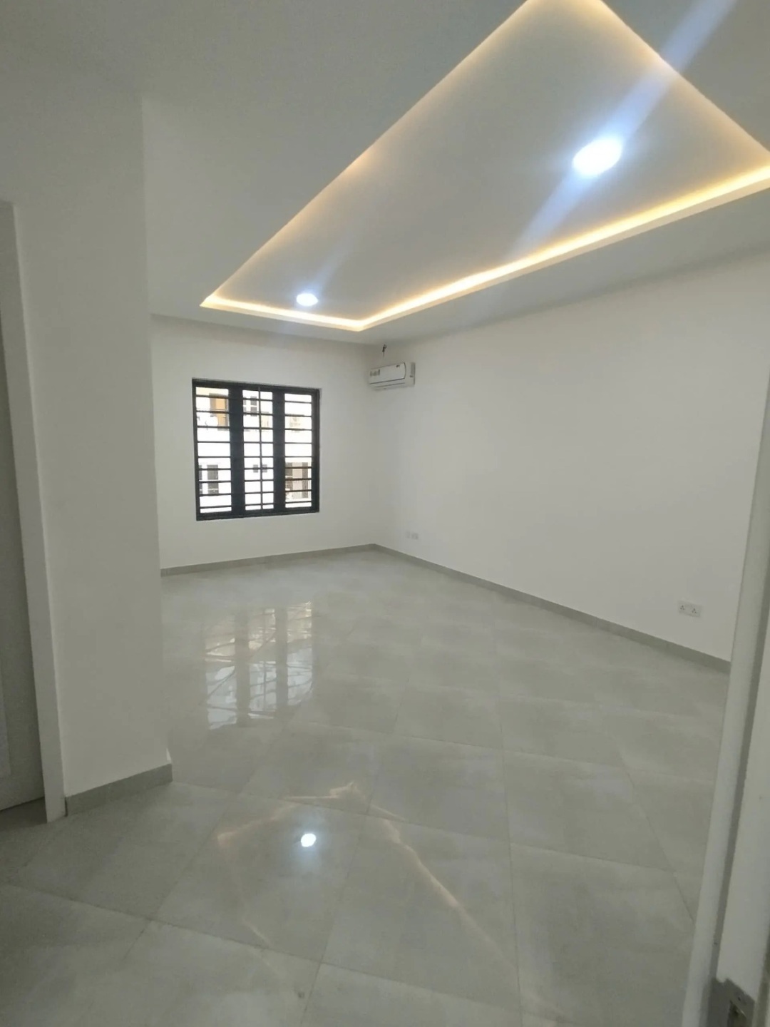 Luxurious 4 Bedroom Terrace Duplex in Oniru