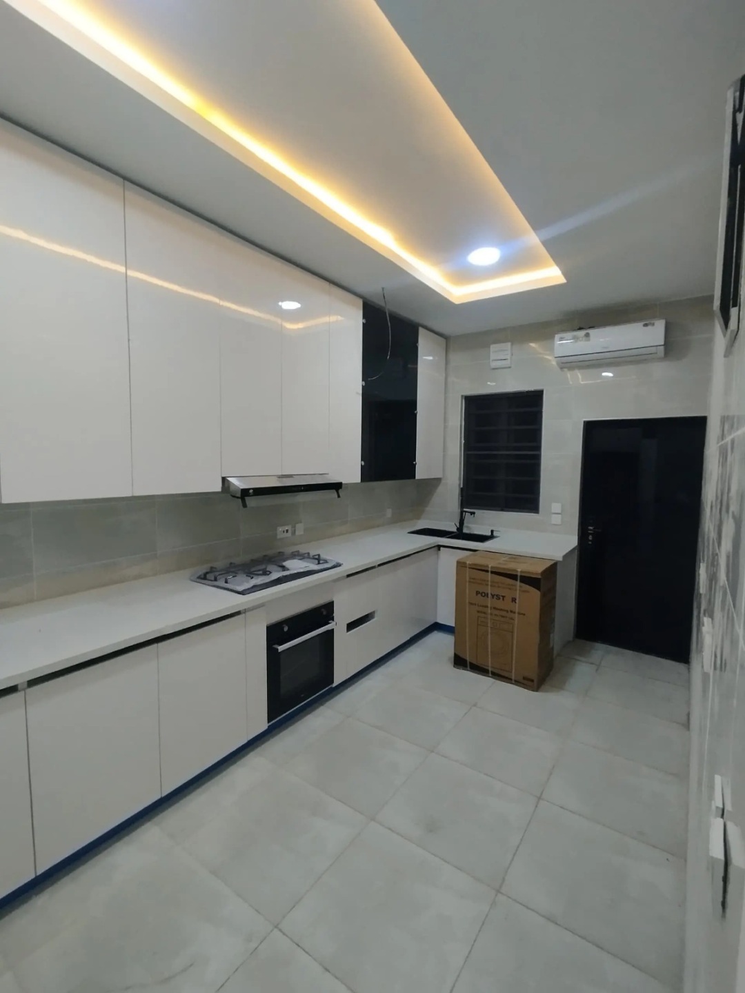 Luxurious 4 Bedroom Terrace Duplex in Oniru