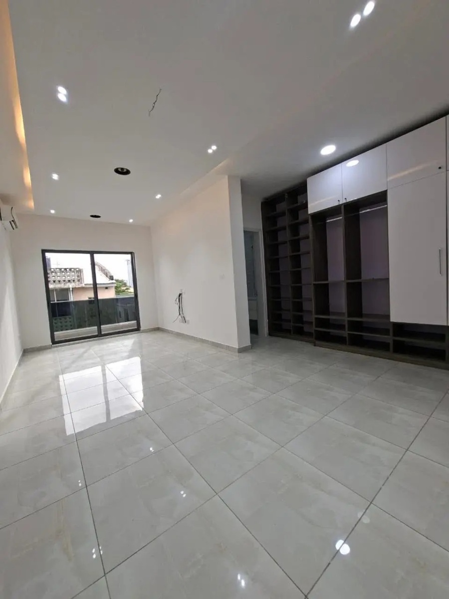 Luxurious 4 Bedroom Terrace Duplex in Oniru