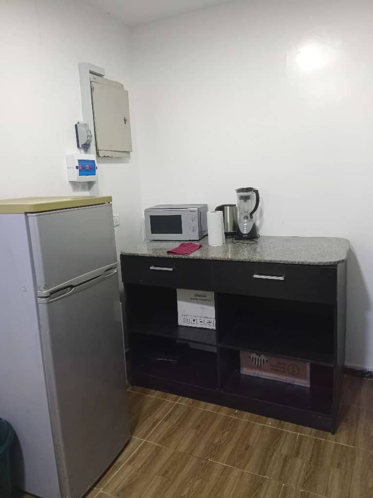 Fully Serviced Spacious 3 Bedroom Flat