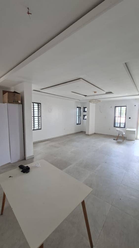 Spacious 2 Bedroom Apartment (2nd floor)