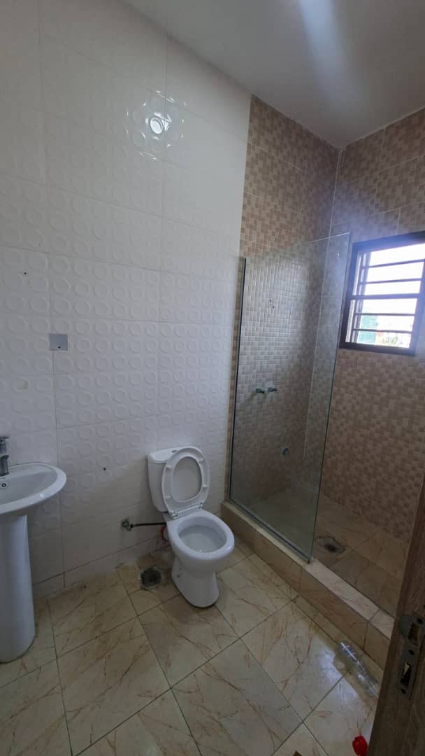 Spacious 2 Bedroom Apartment (2nd floor)