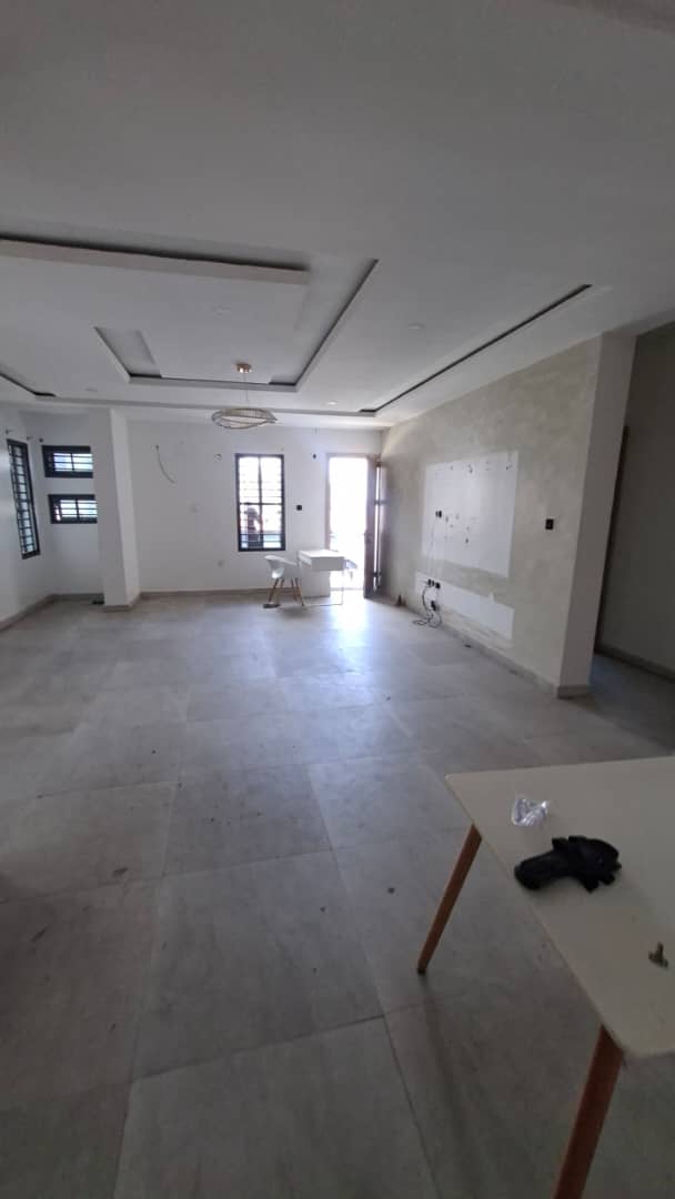Spacious 2 Bedroom Apartment (2nd floor)