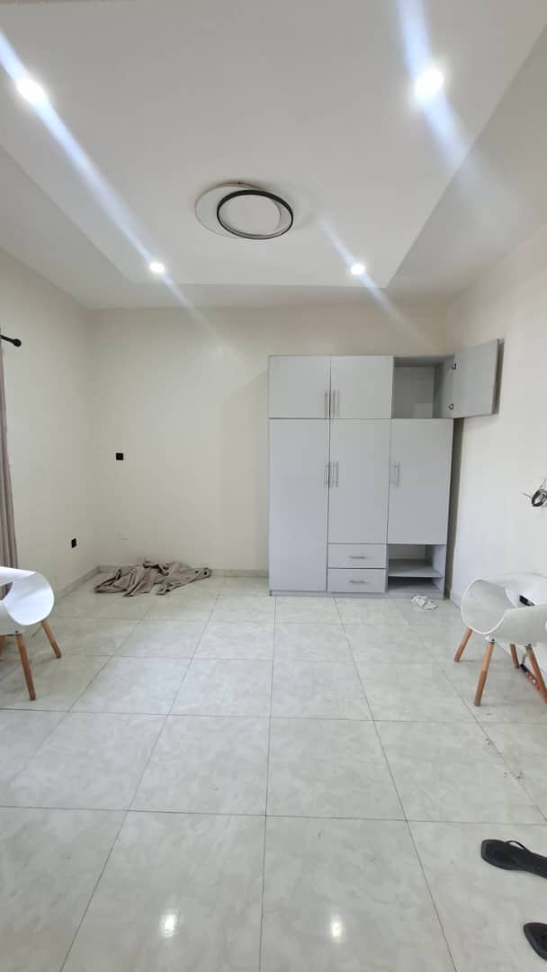 Spacious 2 Bedroom Apartment (2nd floor)