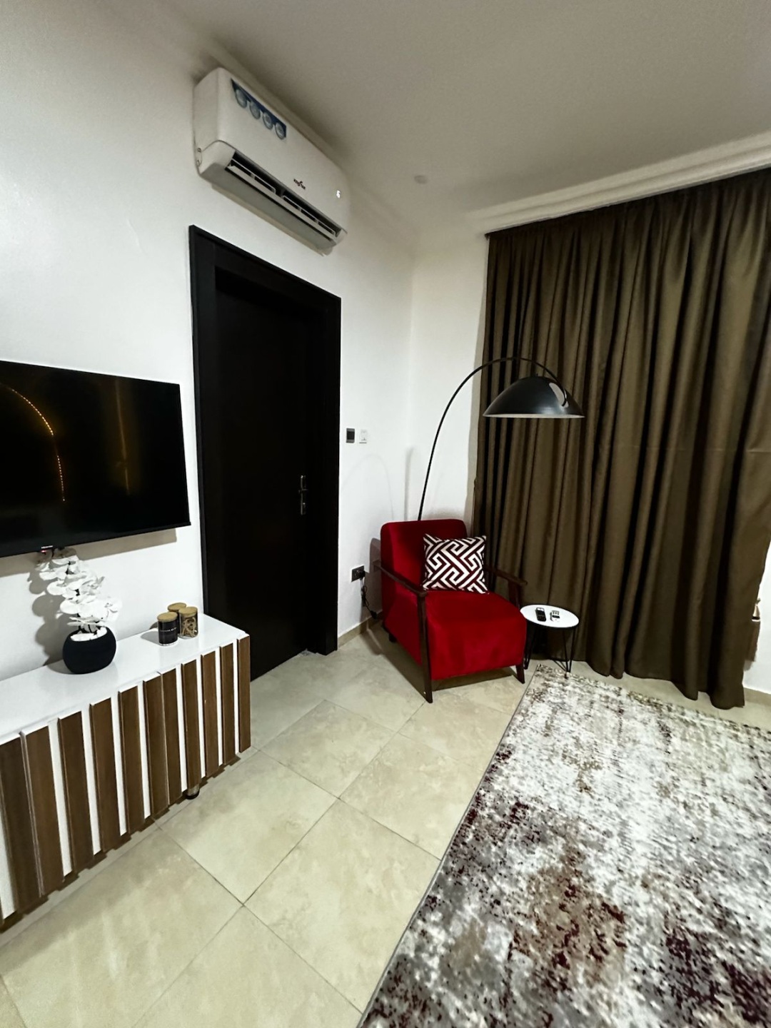 3 BEDROOM SMART APARTMENT