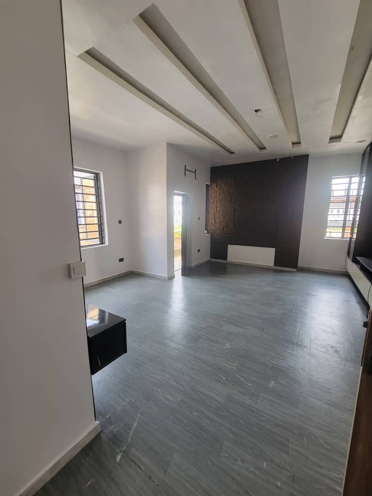 3 Bedroom Apartment And BQ