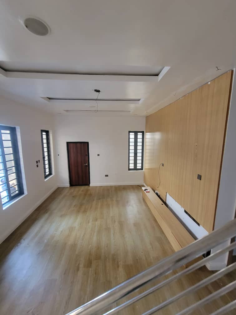 3 Bedroom Apartment And BQ