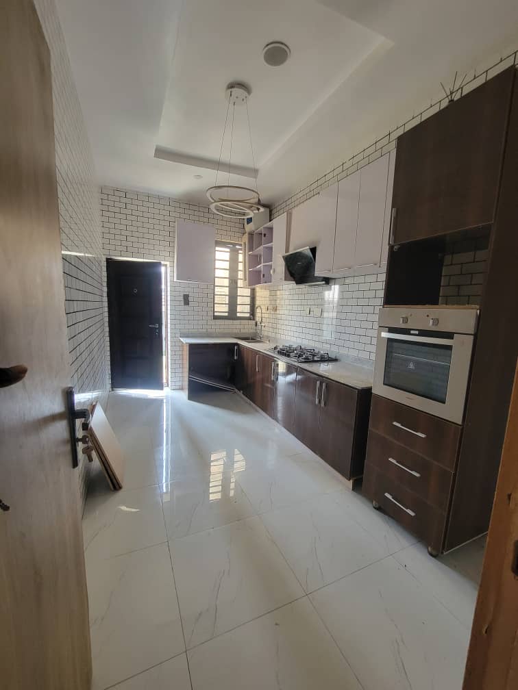 3 Bedroom Apartment And BQ
