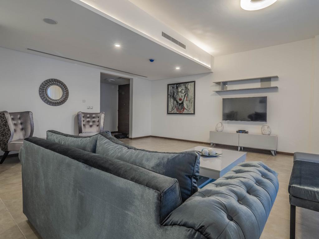 3 Bedroom Top Floor Apartment