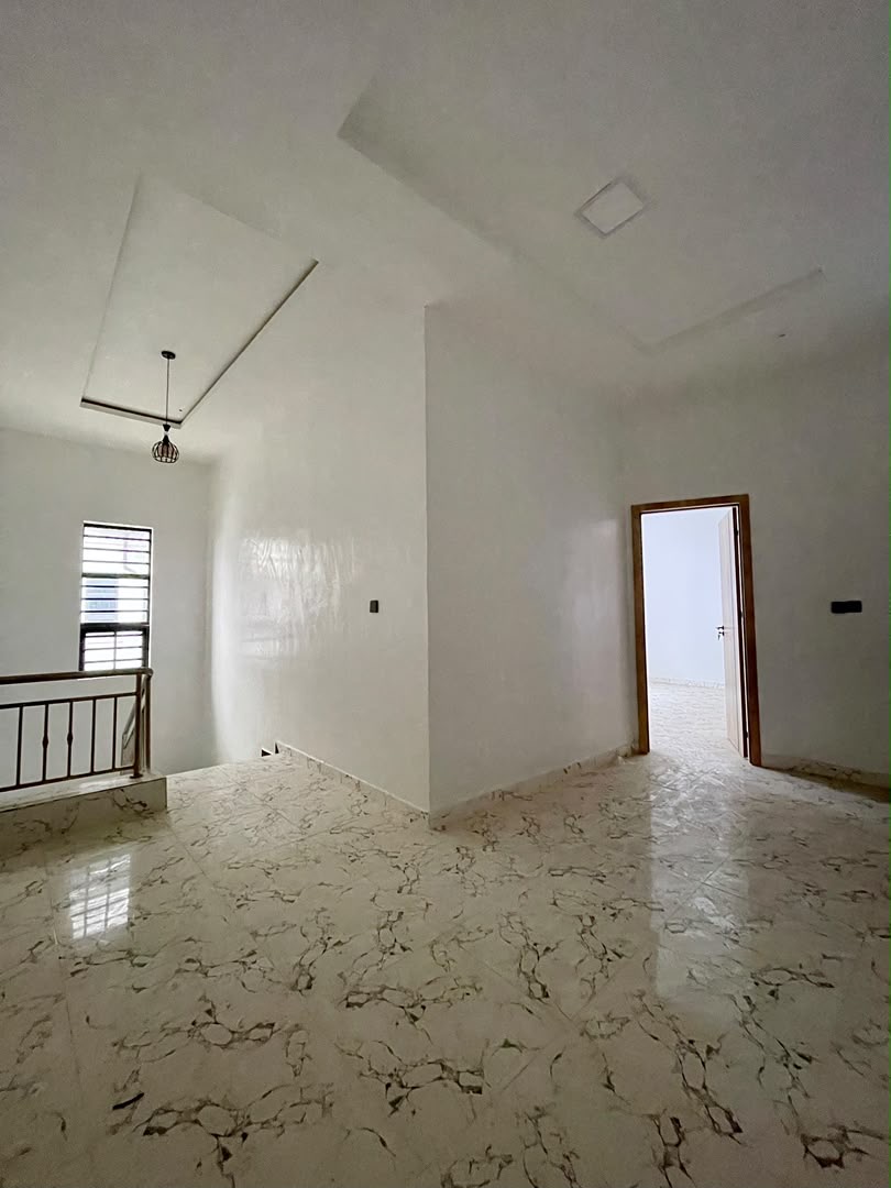 Serviced 4 Bedroom Terrace with Pool & Gym | Ajah
