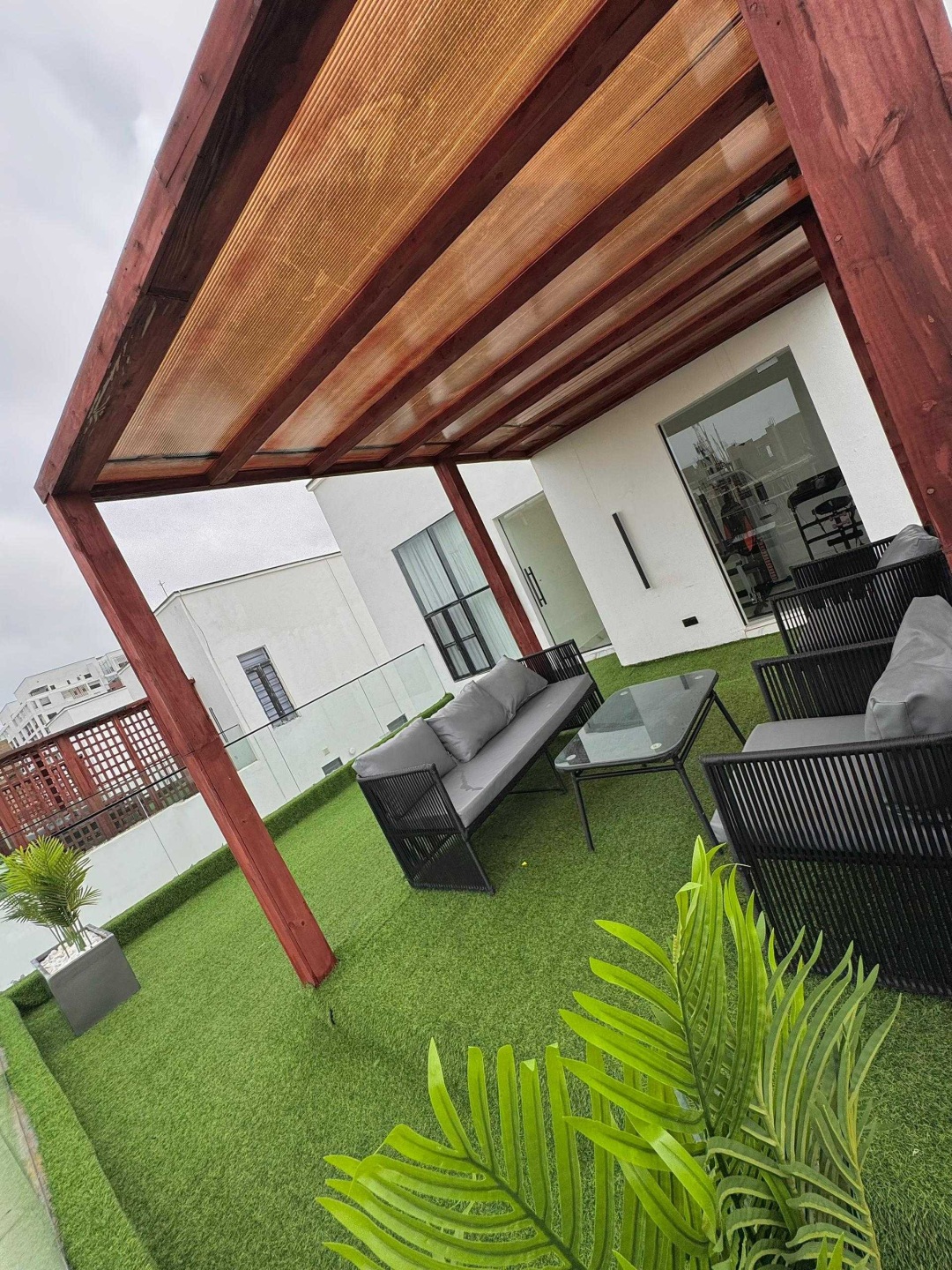 Luxury 6 Bedroom Duplex Available for Shortlet