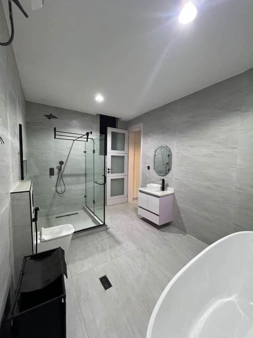 5 BEDROOM DETACHED DUPLEX WITH SWIMMING POOL, CINEMA, GYM AND BQ