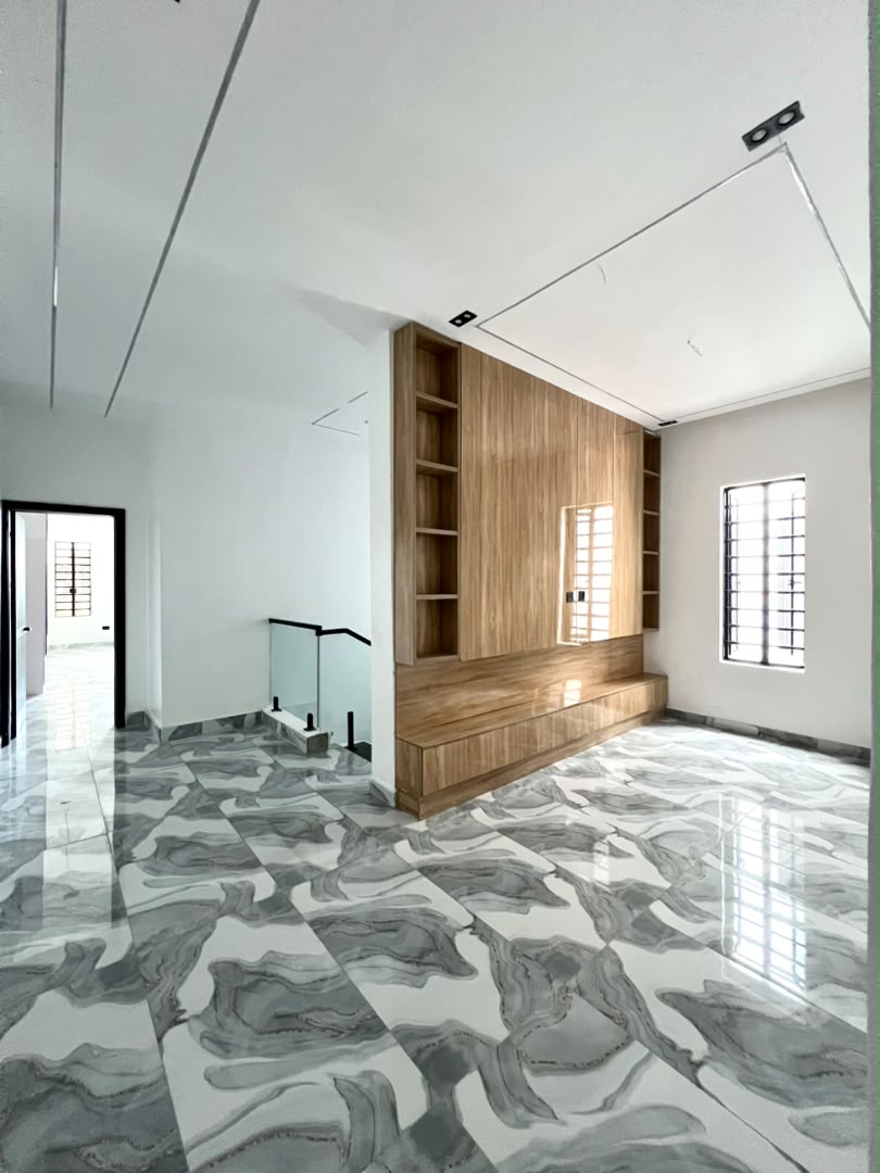 4 BEDROOM SEMI-DETACHED DUPLEX WITH BQ