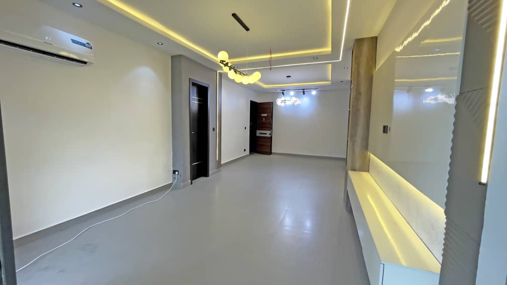 FULLY SERVICED 3 BEDROOM APARTMENT