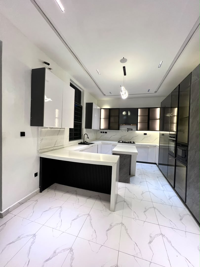 5 BEDROOM DETACHED DUPLEX WITH SWIMMING POOL AND BQ
