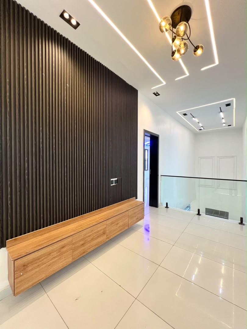 5 BEDROOM DETACHED DUPLEX WITH AND BQ