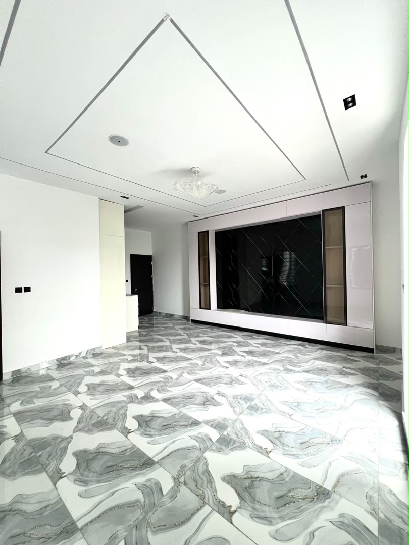 4 BEDROOM SEMI-DETACHED DUPLEX WITH BQ