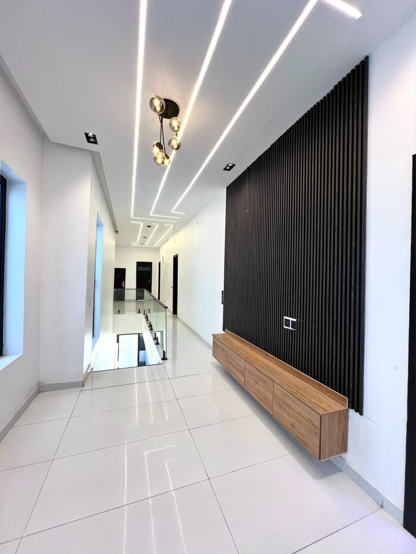 5 BEDROOM DETACHED DUPLEX WITH AND BQ